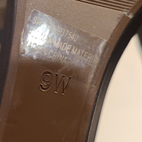 Brand New C Est 1946 Metalic Perforated Ankle Wrap Sandals size 9 - Picture 7 of 8